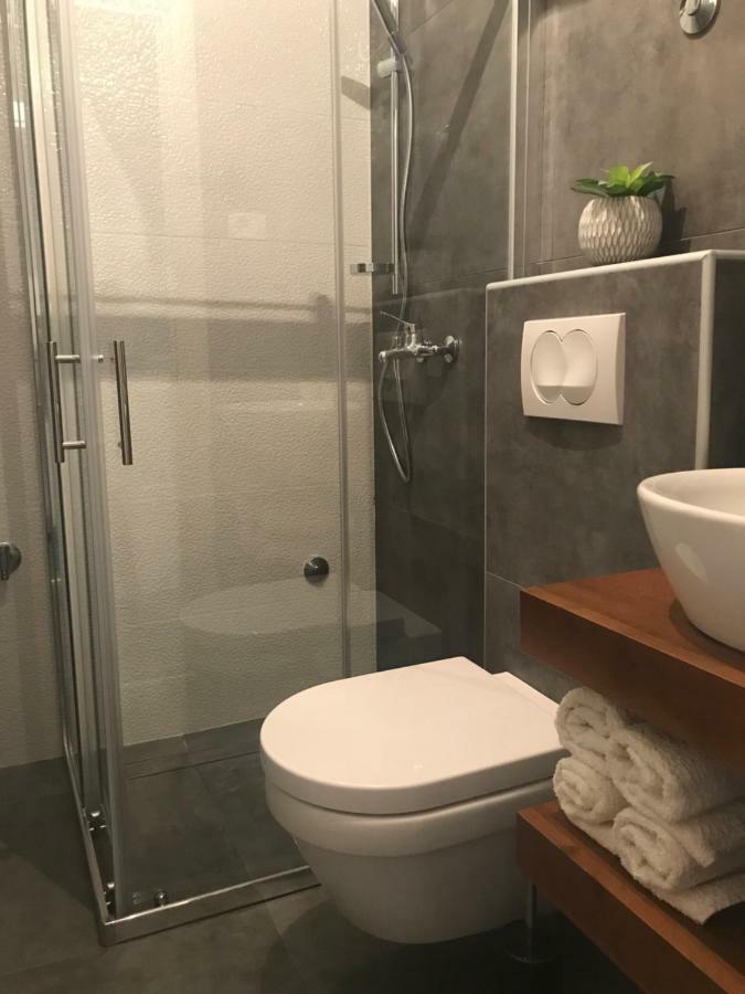 Apartment Klara Примоштен Экстерьер фото